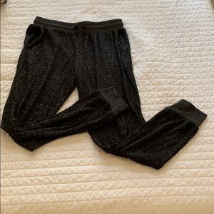 8/10 zella girls sweatpants soft!